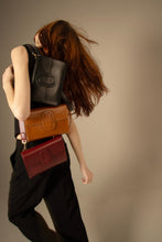 Load and play video in Gallery viewer, AUTUMN LEAF